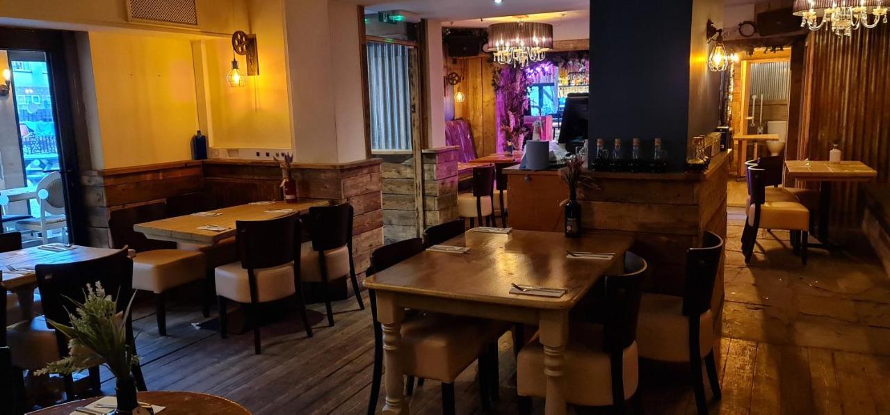 The Waterside Bar, Rooms & Restaurant سوينتون المظهر الخارجي الصورة